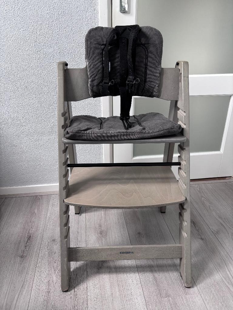 Kidsmill Kinderstoel grijs met newborn en wipstoel, Ophalen, Gebruikt, Meegroeistoel, Gordel(s)