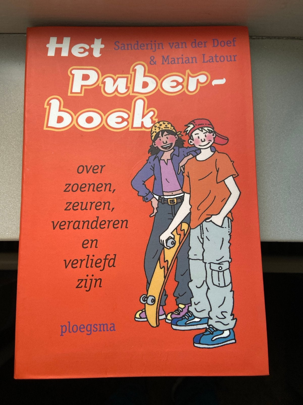 Het Puberboek: Over Zoenen, Zeuren, Veranderen en Verliefd Z, Ophalen of Verzenden, Gelezen, Non-fictie