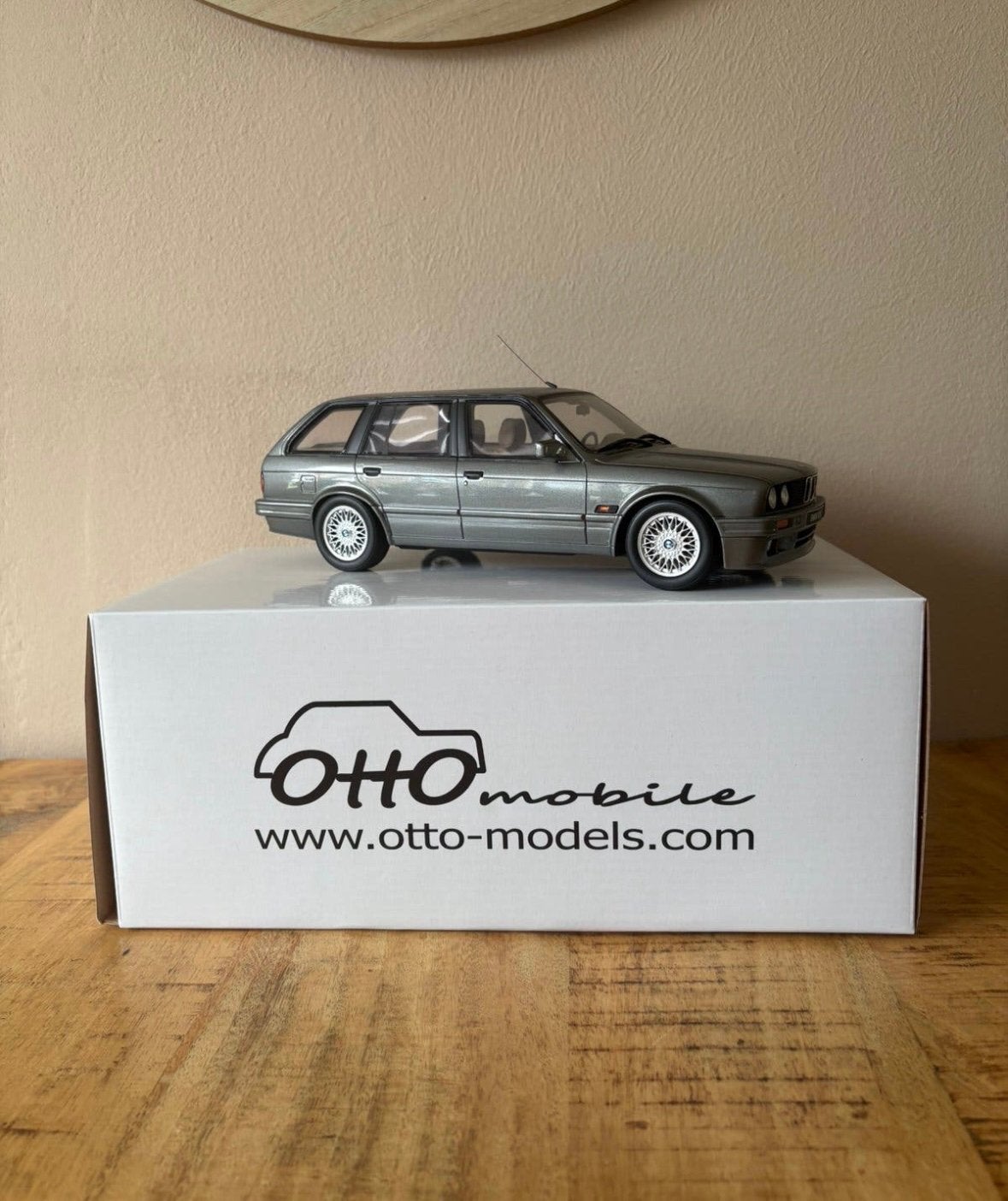 BMW E30 touring M pack 1:18, Ophalen of Verzenden, Zo goed als nieuw, Auto, OttOMobile