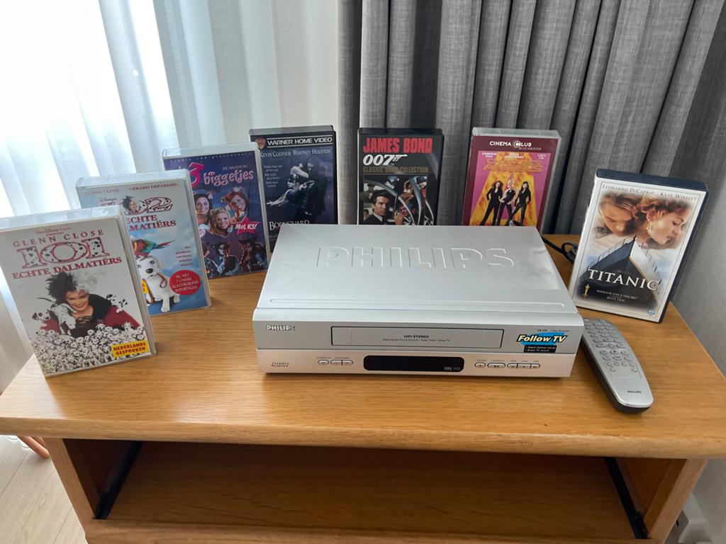 Philips Videorecorder VR550 met afstandsbediening en 7 films, Ophalen, Gebruikt