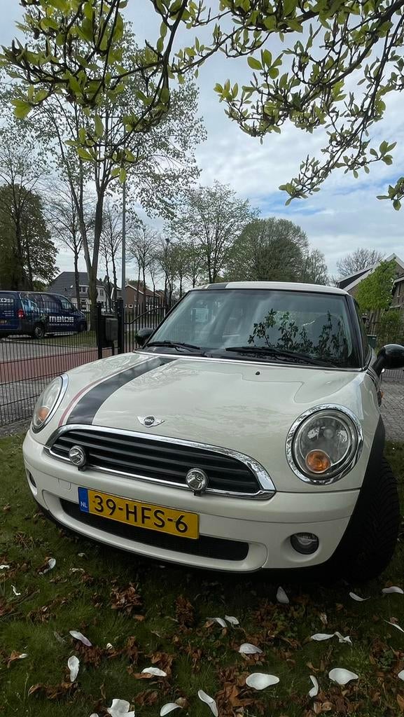 Mini (r56) 1.4 95pk 2008 Wit.  lekker sportief., Voorwielaandrijving, 4 stoelen, Origineel Nederlands, 19 km/l