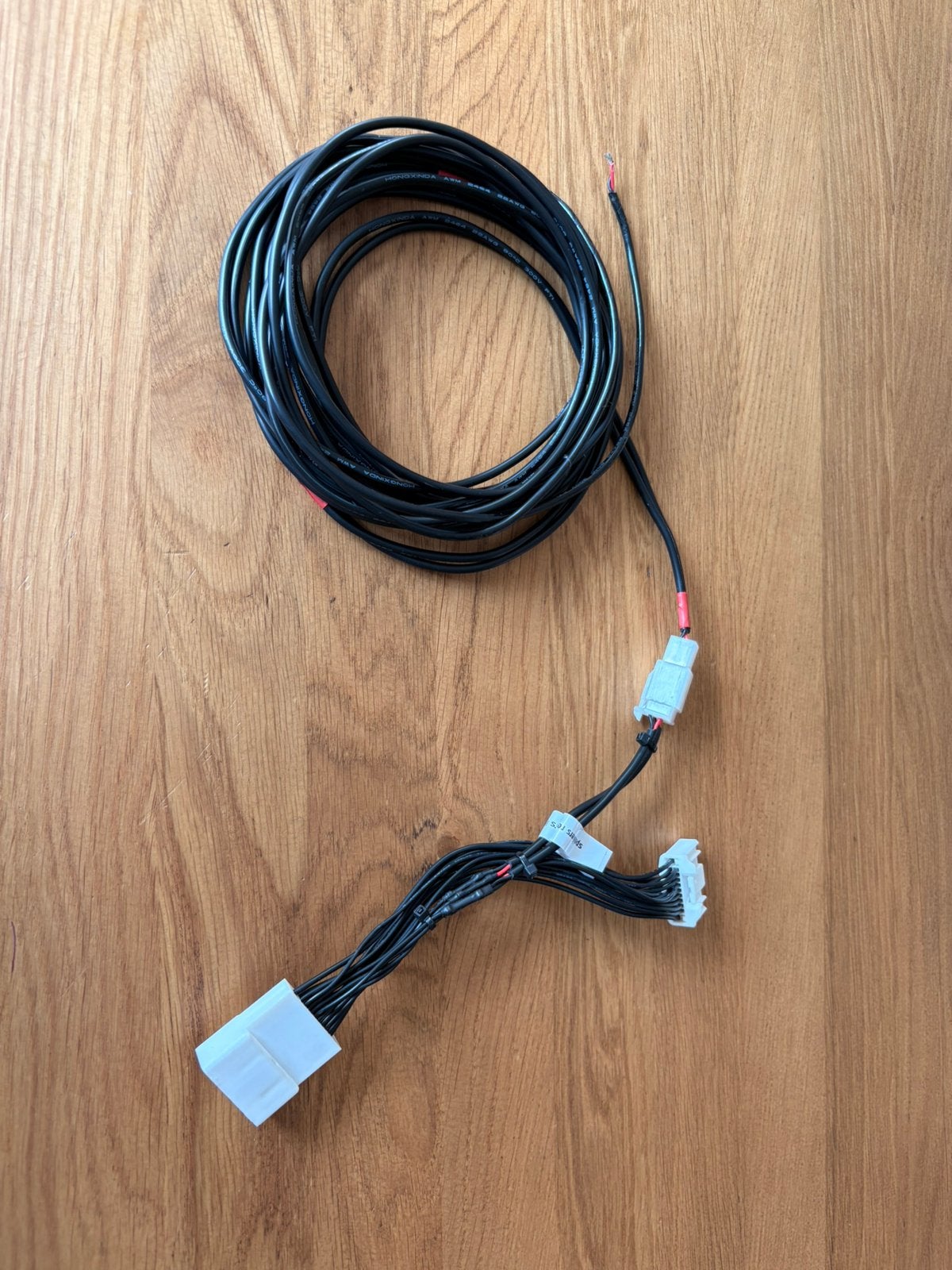 Mazda / Nissan underseat subwoofer plug and play adapter, Auto diversen, Ophalen of Verzenden, Zo goed als nieuw