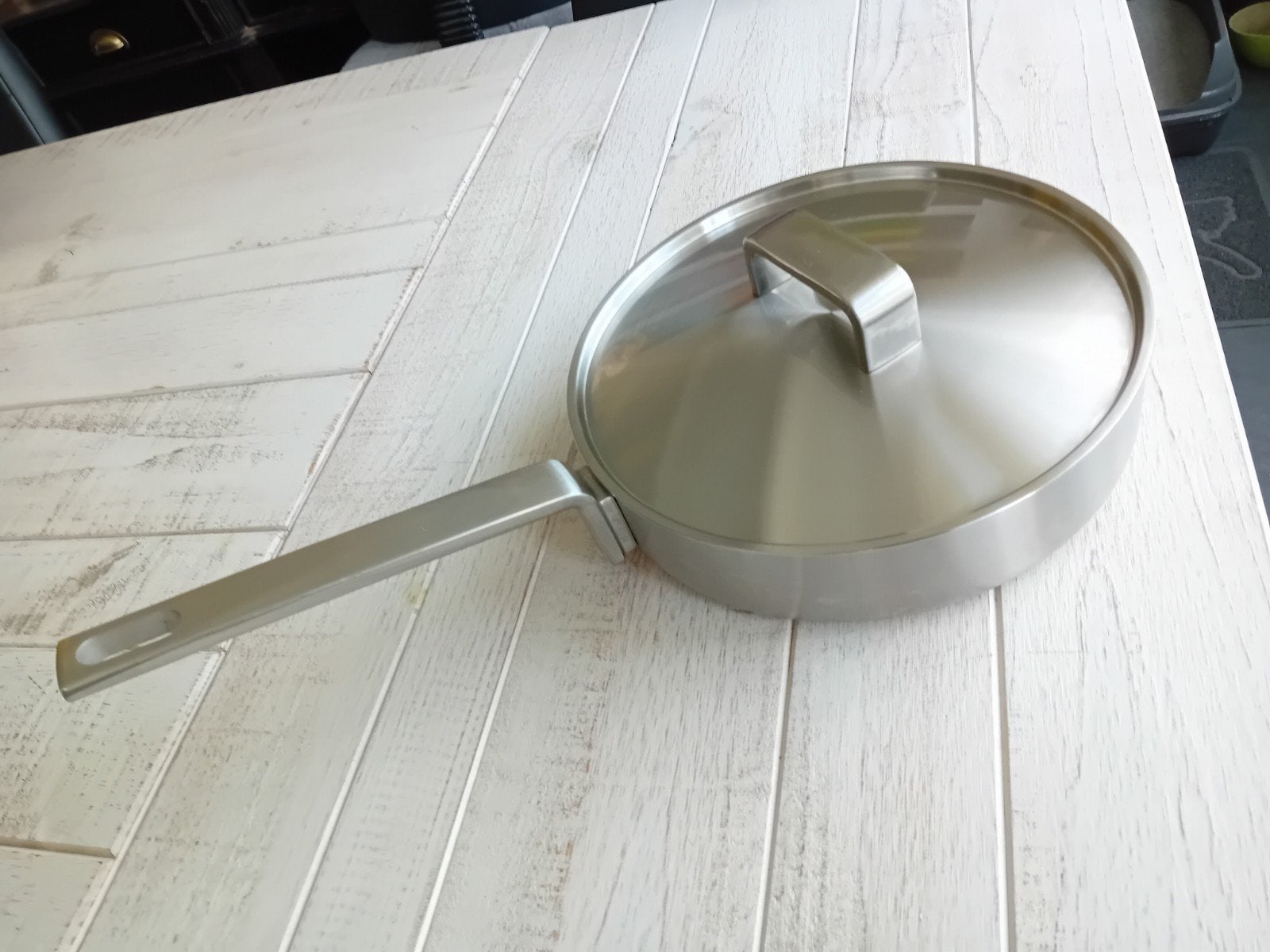 Iittala Tools Hapjespan 26 cm met deksel in prima staat, Ophalen of Verzenden, Zo goed als nieuw, Rvs