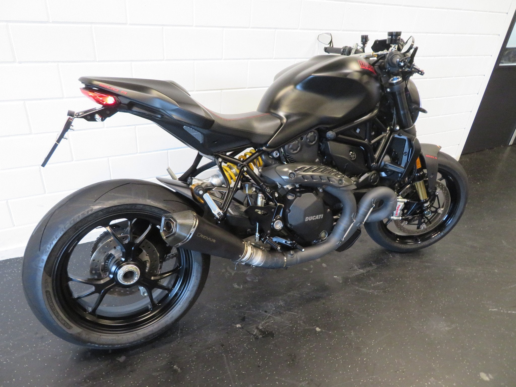 Ducati MONSTER 1200 R REMUS TOPSTAAT! (bj 2016), Bedrijf, 1200 cc, Naked bike