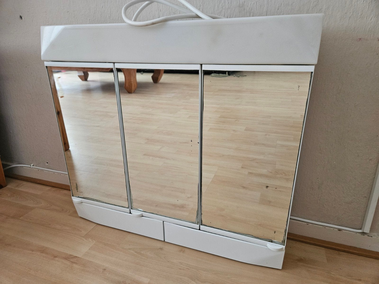 badkamerspiegelkast gratis, Huis en Inrichting, Badkamer | Badkamermeubels, Ophalen, Gebruikt, Overige typen, 50 tot 100 cm