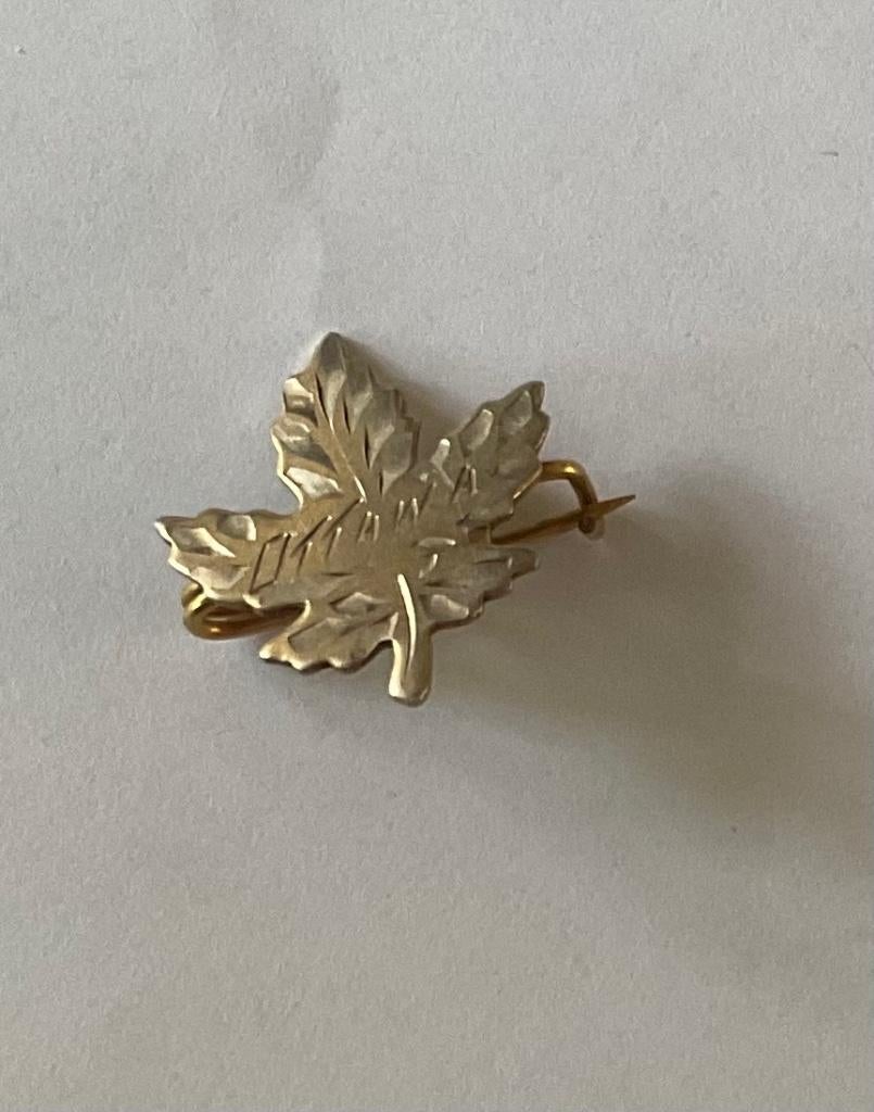 1966 Zilveren Speldje/Broche Ottawa. Esdoornblad, Verzamelen, Speldjes, Pins en Buttons, Ophalen of Verzenden, Gebruikt, Overige onderwerpen