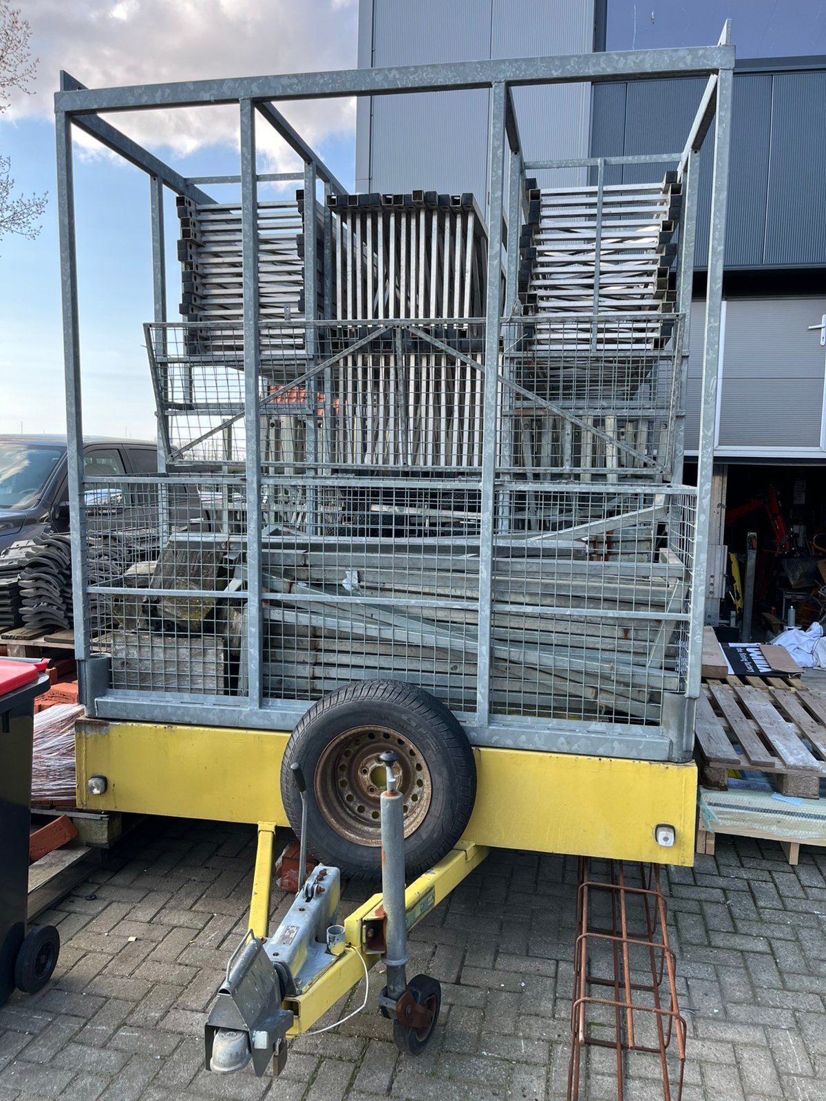 198m Dakrandbeveiliging + Hijsbok + Barents 3500kg Aanhanger, Ophalen of Verzenden