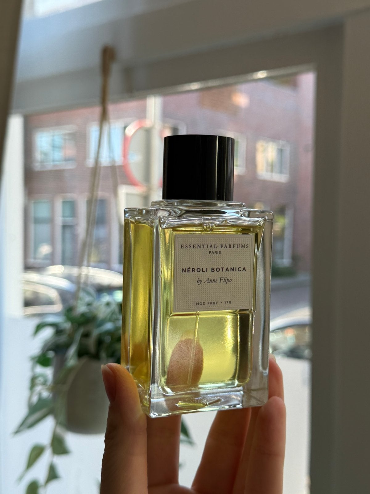 Essential parfums, Ophalen of Verzenden, Zo goed als nieuw