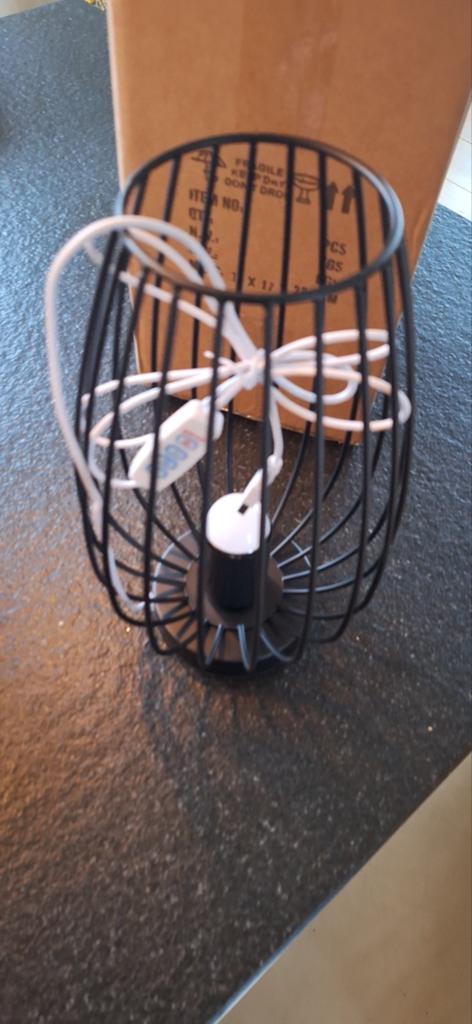 Zwart metalen ei-vormige lamp met USB-aansluiting, Ophalen of Verzenden, Nieuw, Modern, Industrieel