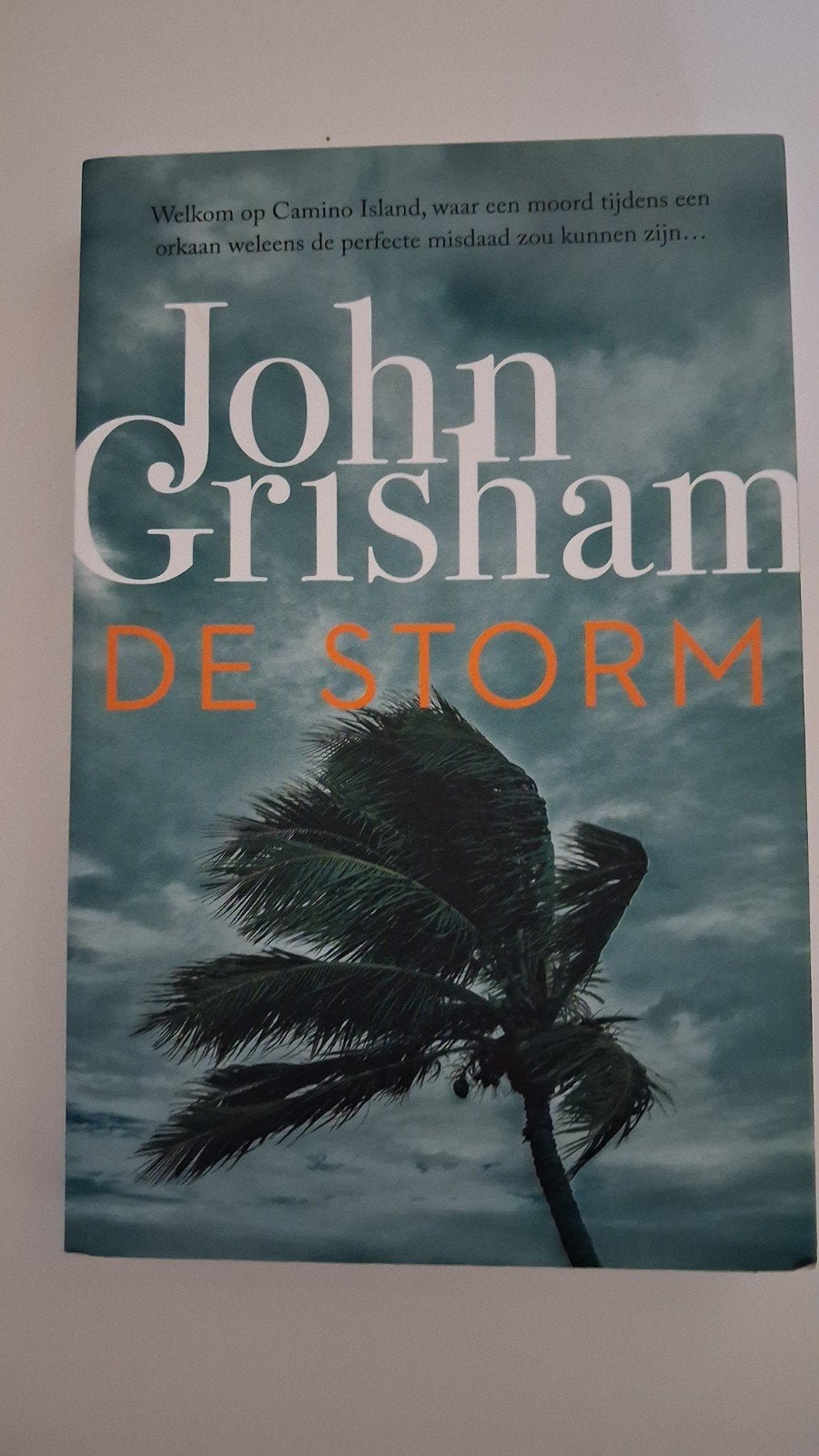 John Grisham - De Storm (Thriller), Boeken, Ophalen of Verzenden, Zo goed als nieuw, John Grisham, Amerika