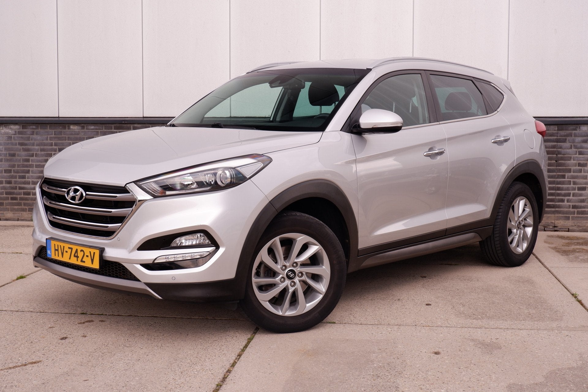 Hyundai Tucson 1.6 GDi Comfort | Trekhaak | Carplay | Camera, Voorwielaandrijving, Dealer onderhouden, Stof, 4 cilinders