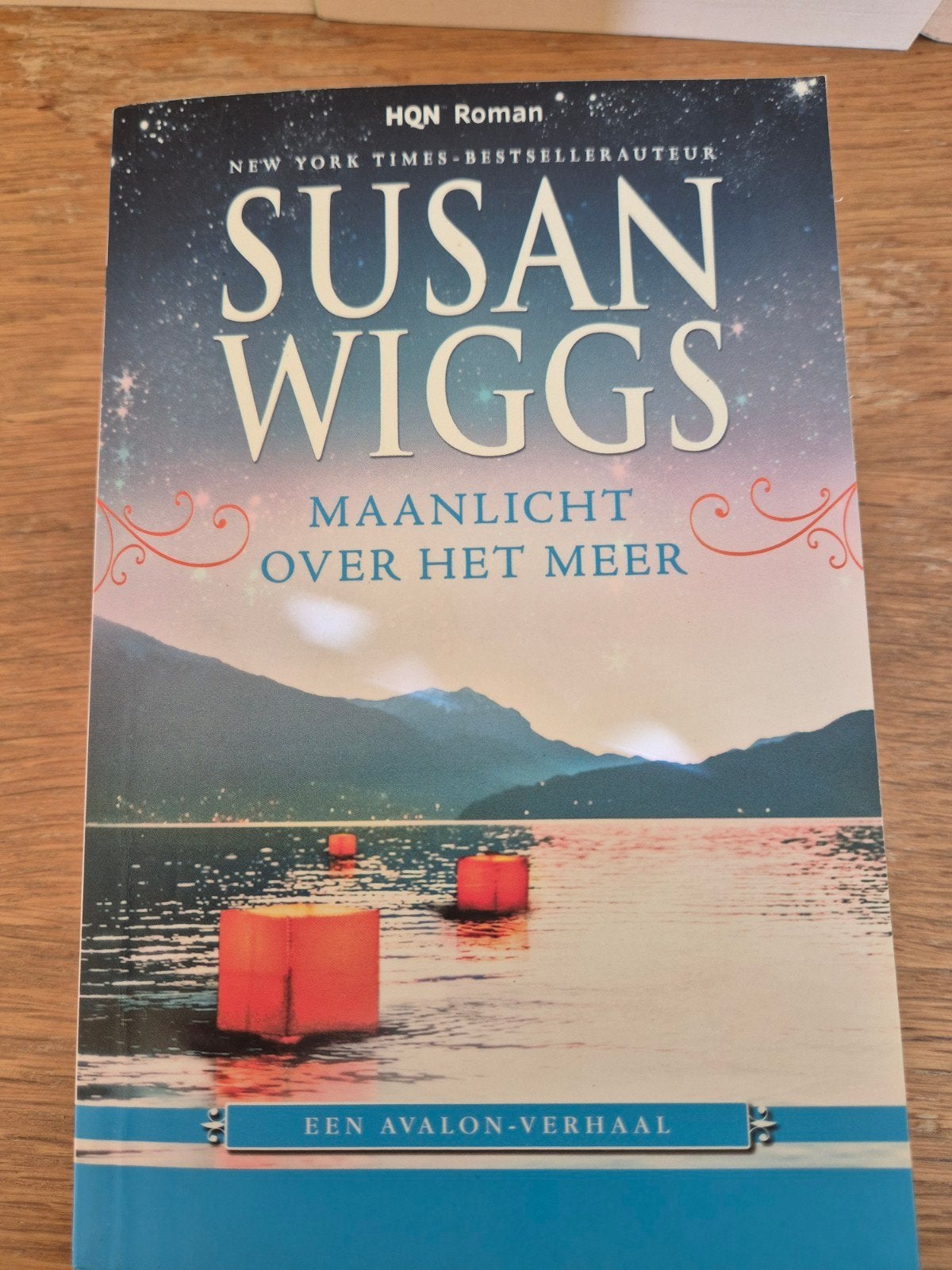 Maanlicht over het Meer - Susan Wiggs, Ophalen of Verzenden, Zo goed als nieuw, Susan Wiggs, Nederland