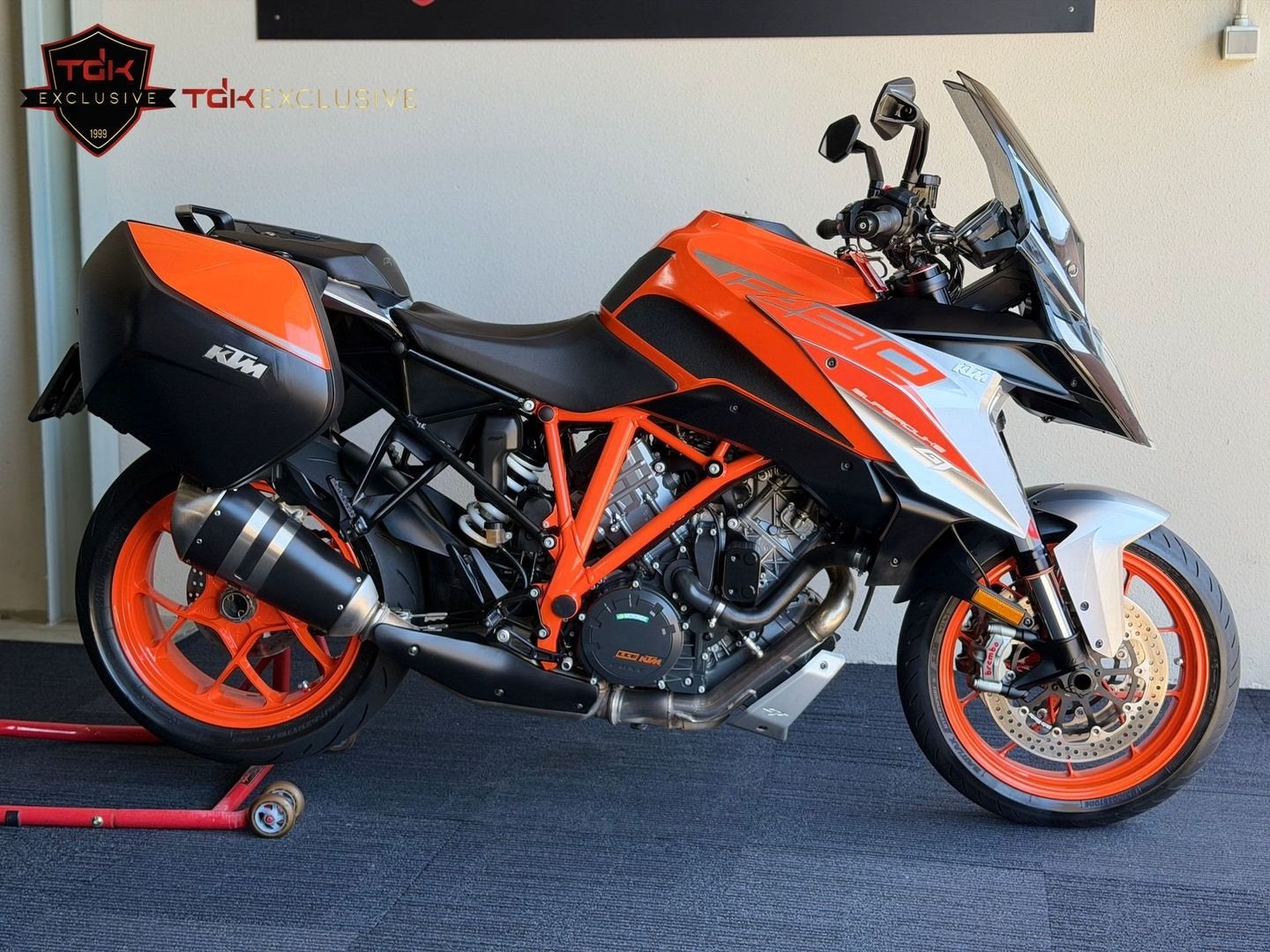 KTM 1290 SUPER DUKE GT SUPERDUKE R TOPSTAAT!, Motoren, 2 cilinders, Motorrijbewijs A, Bedrijf, 1301 cc