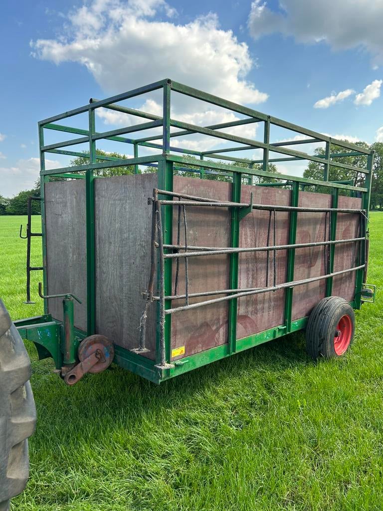 Degelijke Veewagen, Veetrailer, Ophalen, Gebruikt