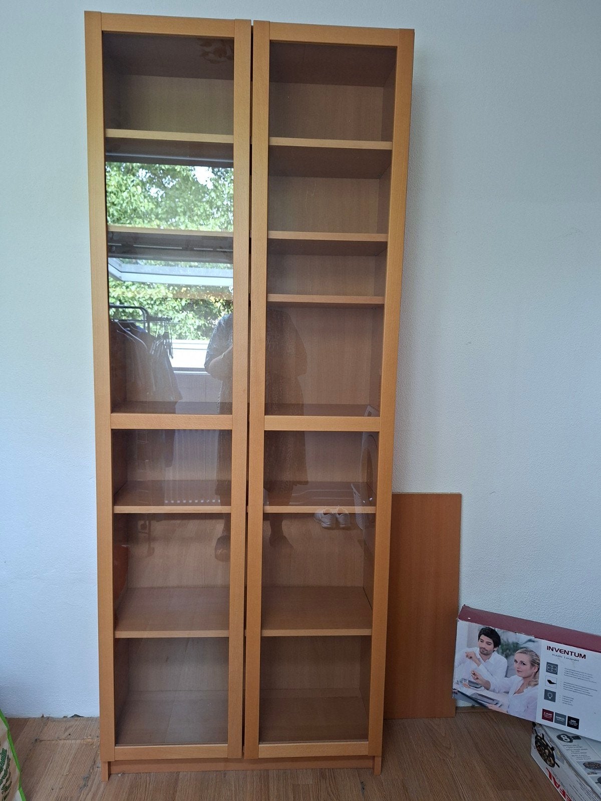 Twee smalle kasten met glazen deuren, 190 cm hoog, Huis en Inrichting, Ophalen, Overige houtsoorten, 50 tot 100 cm, 150 tot 200 cm