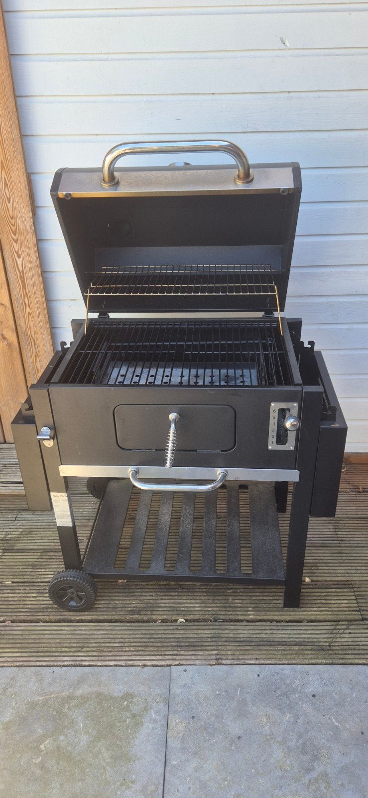 Houtskool bbq. Nice Cooker. 3x gebruikt., Ophalen