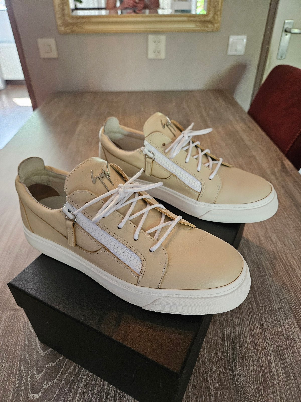 Giuseppe Zanotti schoenen heren beige maat 43 als nieuw!, Ophalen of Verzenden, Zo goed als nieuw, Overige kleuren