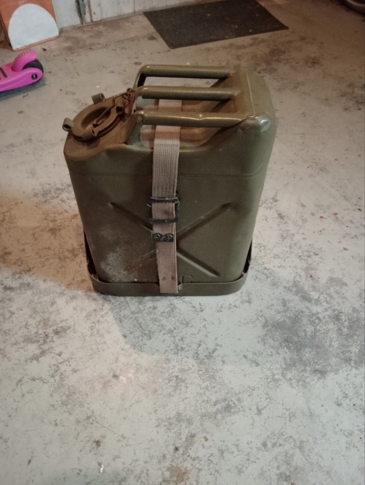 Jerrycan + houder voor op de voertuig, Ophalen of Verzenden, Nederland