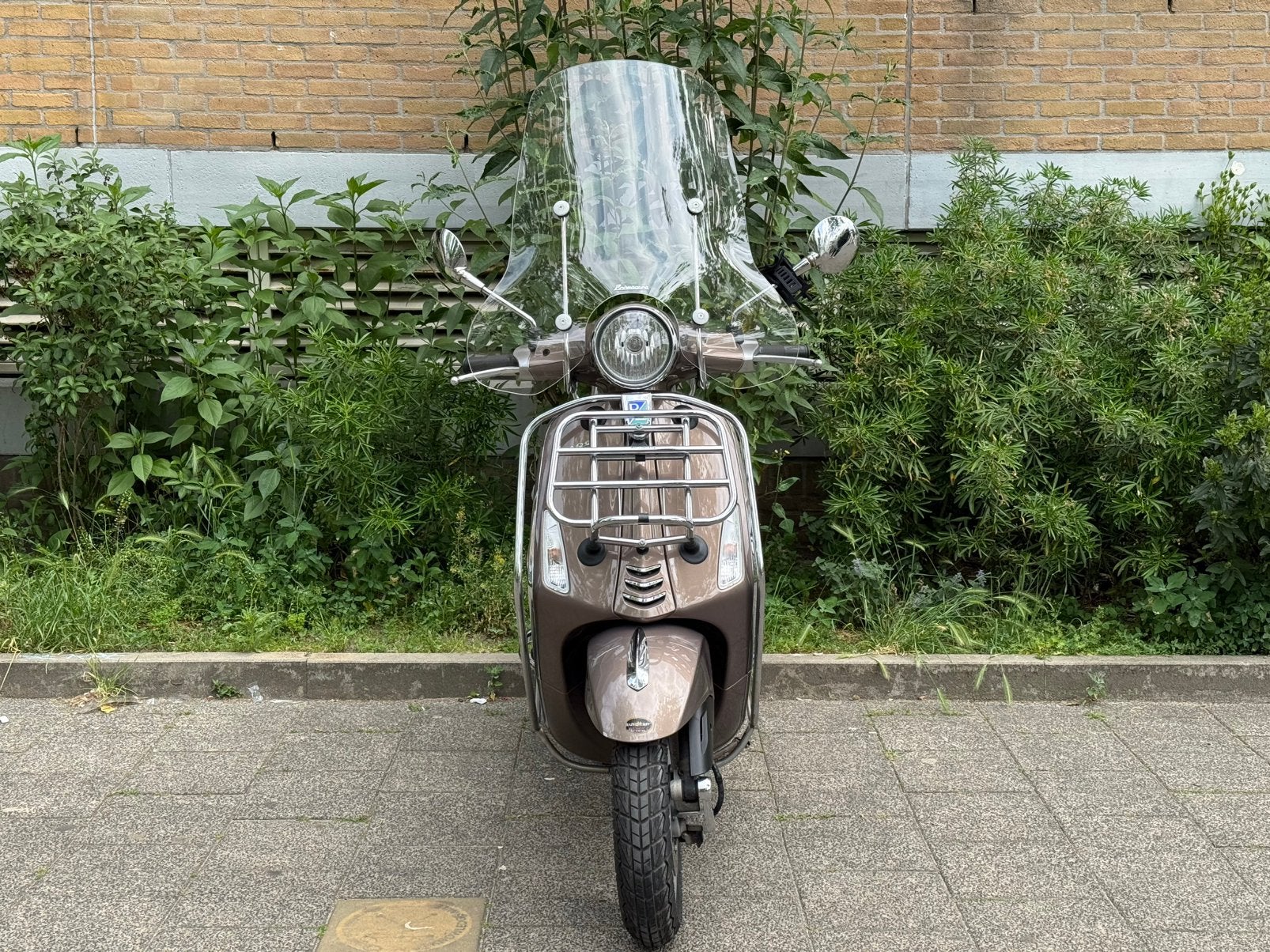 VESPA PRIMAVERA TOURING 45KM/U 2017 SPRINT LX LXV S, Fietsen en Brommers, Snorfietsen en Snorscooters, Ophalen, Zo goed als nieuw