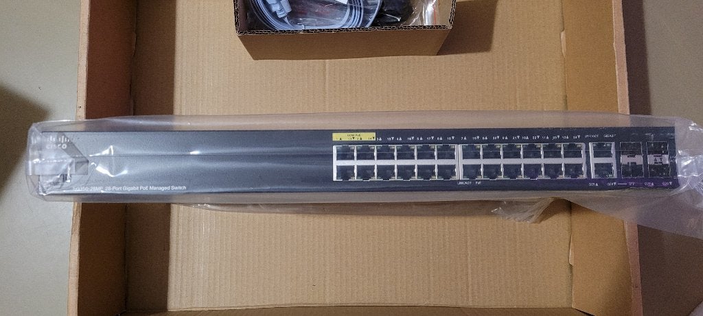 Cisco SG350-28p L2/L3 ethernet switch - nieuw in doos, Ophalen, Zo goed als nieuw