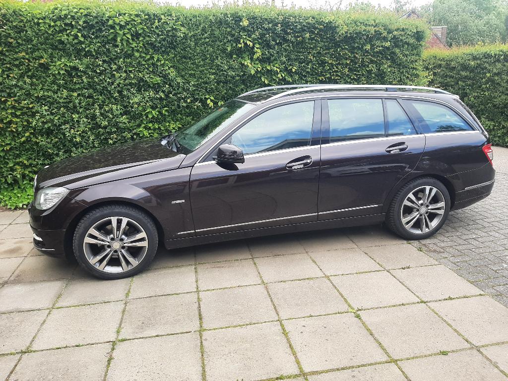 Mercedes-Benz C-Klasse C200 Avantgarde Aut7 2010 Trekhaak, Achterwielaandrijving, 1800 kg, Zwart, 4 cilinders