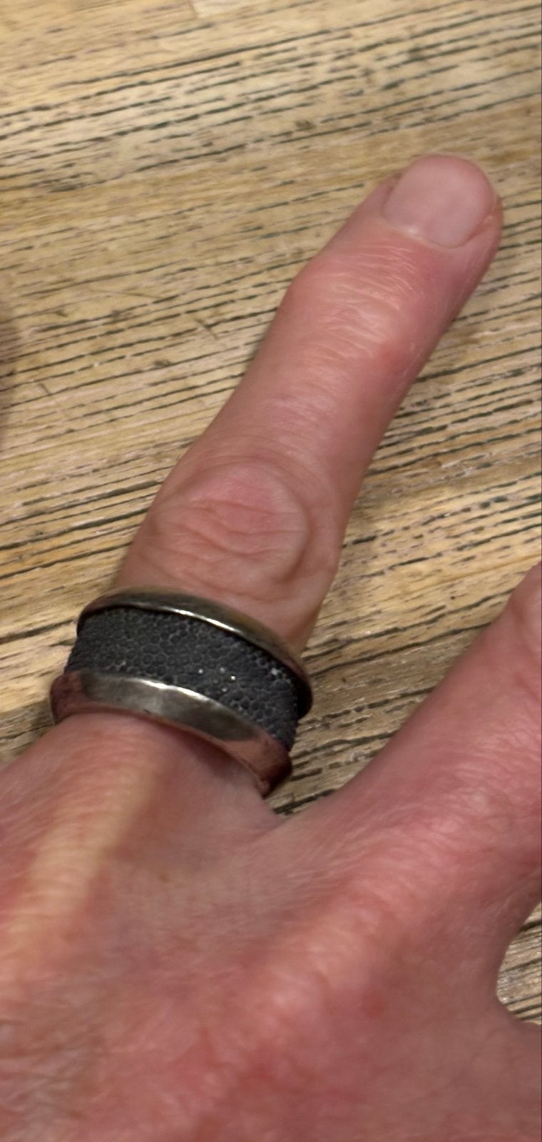 Stoere Zilveren Ring met galuchat met 925 Keurmerk, Ophalen of Verzenden, Zo goed als nieuw, 17 tot 18, Dame of Heer