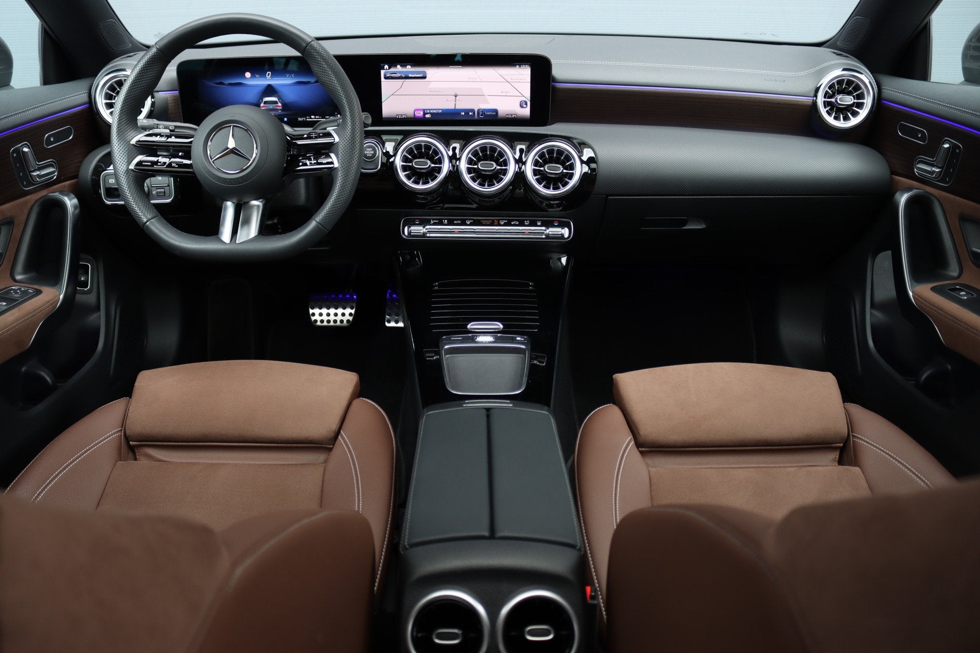 Mercedes-Benz CLA-Klasse Shooting Brake 250 e AMG Line | Mem, Gebruikt, 42 km/l, Hybride Elektrisch/Benzine, Zilver of Grijs