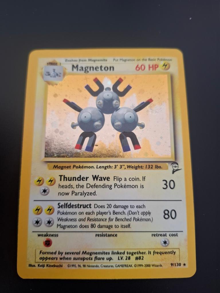 Magneton #9 Pokemon Base Set 2 9/130, Hobby en Vrije tijd, Verzamelkaartspellen | Pokémon, Ophalen of Verzenden