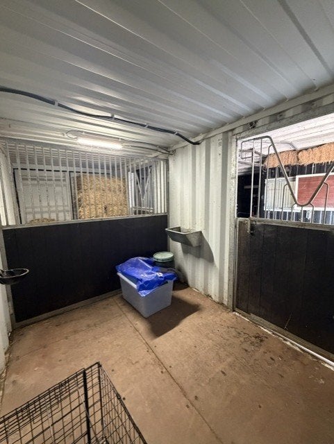paardenbox container, Stalling