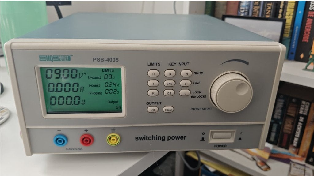 HQ Power PSS-4005 Laboratoriumvoeding 0-40V 0-5A, Ophalen of Verzenden, Zo goed als nieuw, Elektriciteit