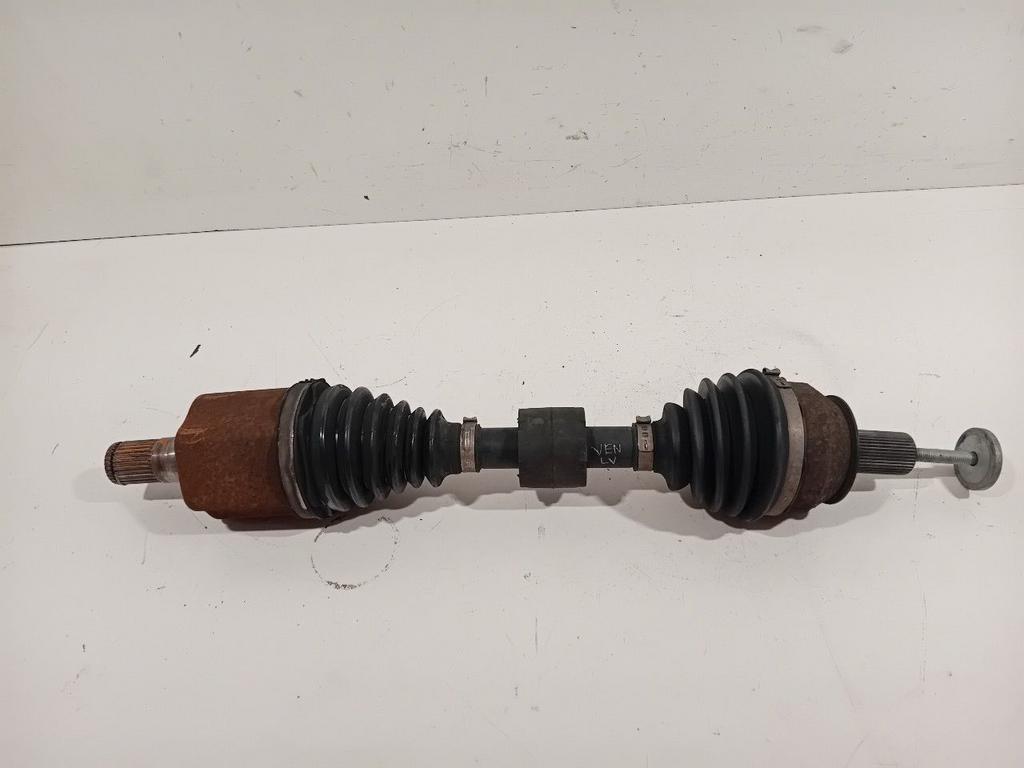 Aandrijfas links voor Volvo V60, Onderdelen@venauto.nl, Van der Ven Autorecycling B.V., Gebruikt, Ettenseweg 76, 4706 PB Roosendaal, The Netherlands