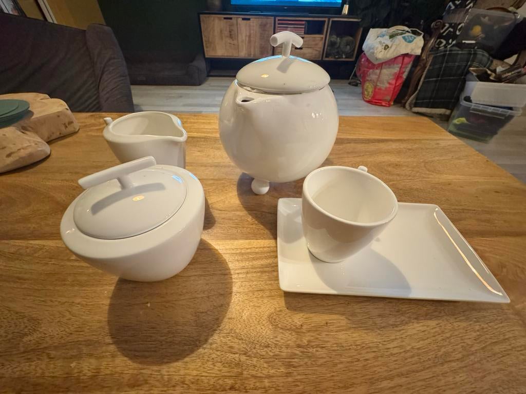 Compleet Servies, Huis en Inrichting, Keramiek, Nieuw, Ophalen of Verzenden, Effen