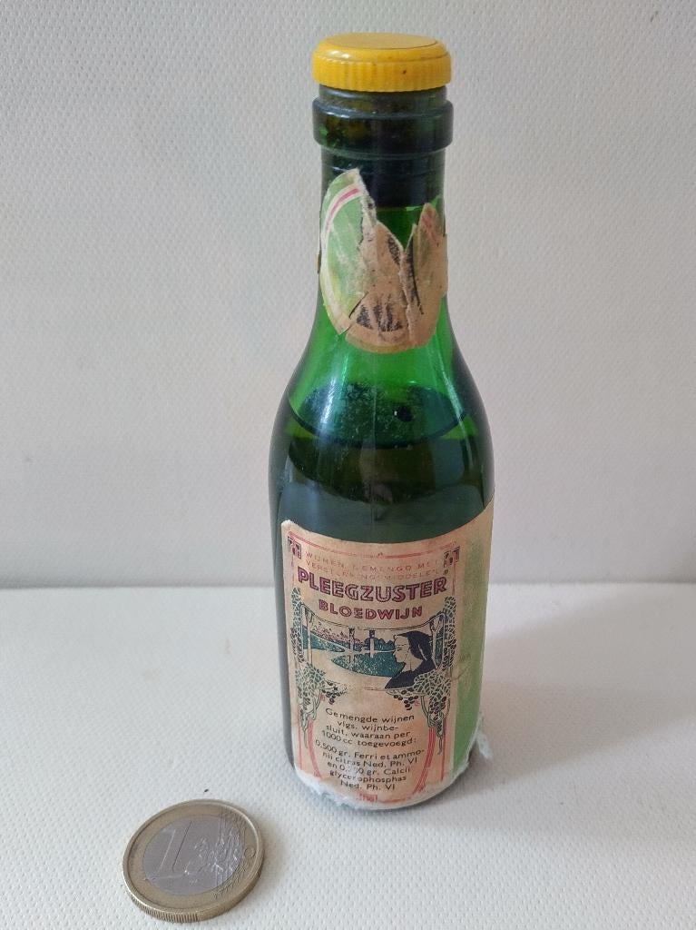 oud flesje Pleegzuster Bloedwijn, Ophalen of Verzenden