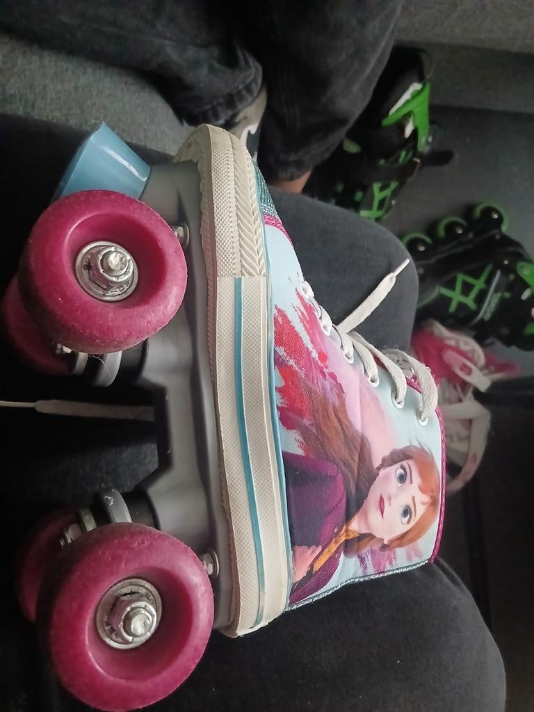 Frozen rolschaatsen maat 32, Ophalen of Verzenden, Verstelbaar, Gebruikt, Kinderen