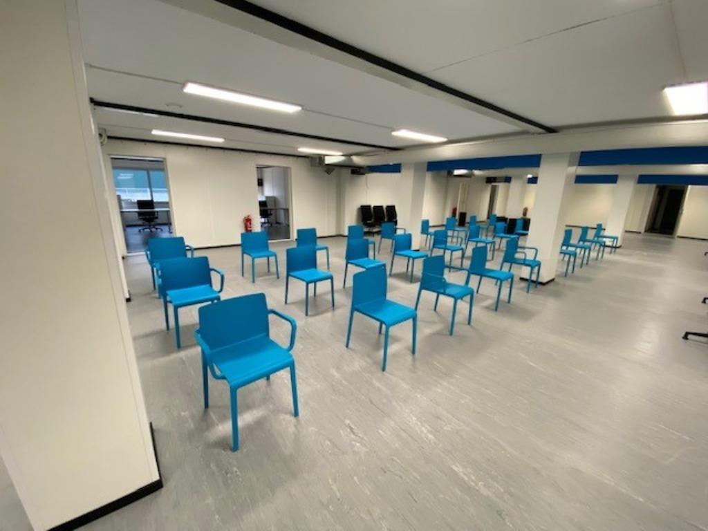 Pedrali kantine / eet / terrasstoel binnen en buiten, blauw, Ophalen, Gebruikt, Meubilair