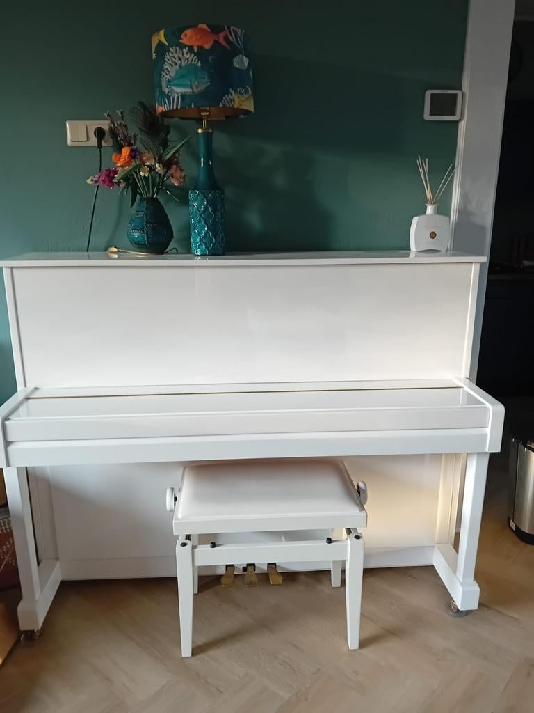 Hsinghai Piano met kruk - Van Gorp aankoop, Muziek en Instrumenten, Piano's, Ophalen, Gebruikt, Wit, Piano