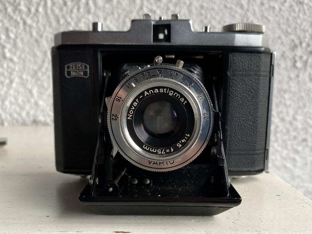 Zeiss Ikon - Analoge camera (vintage model), Audio, Tv en Foto, Fotocamera's Analoog, Ophalen of Verzenden, Gebruikt, Spiegelreflex