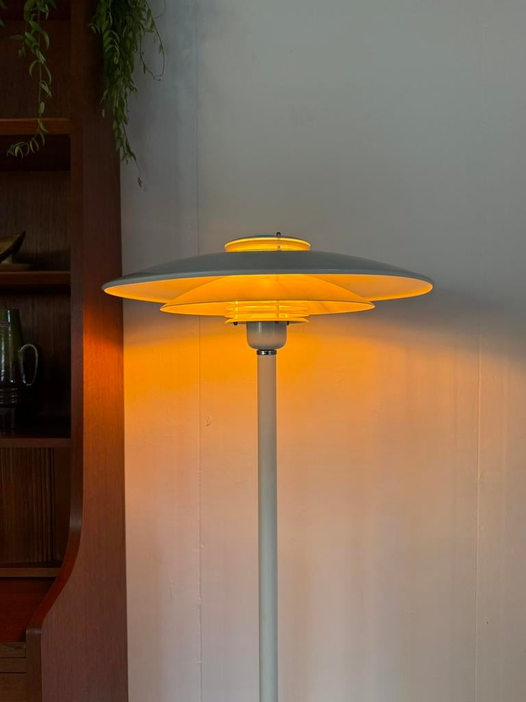 Vintage Deense vloerlamp, Lyfa ‘70, Vintage retro buisframe design rotan webbing papercord deens, 100 tot 150 cm, Ophalen of Verzenden