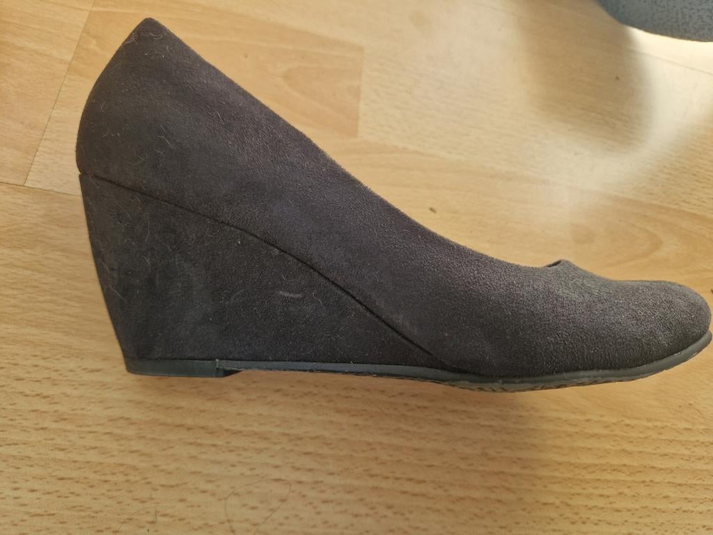 Zwarte Pumps met sleehak maat 40, Ophalen of Verzenden, Zo goed als nieuw, Zwart