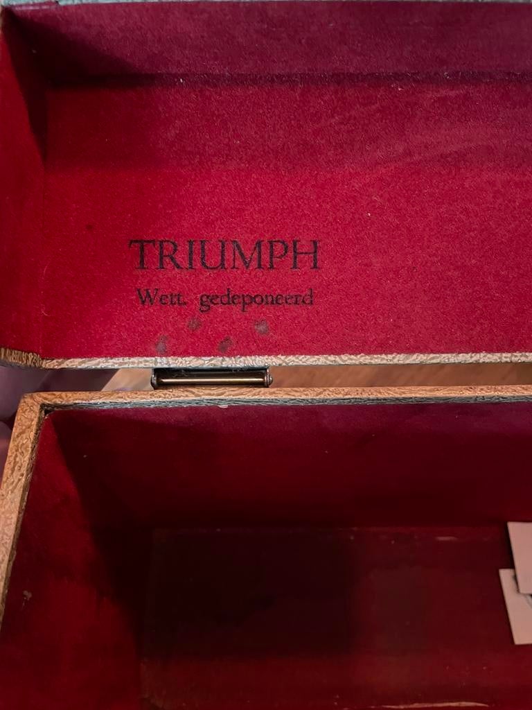 Platenkoffer Triumph inclusief bakkelieten platen., Gebruikt, Overige formaten, Overige typen, Ophalen of Verzenden