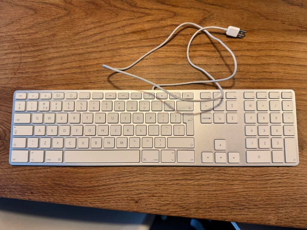 Apple Toetsenbord (QWERTY) + Nummeriek 2x USB ingang, Ophalen of Verzenden, Zo goed als nieuw