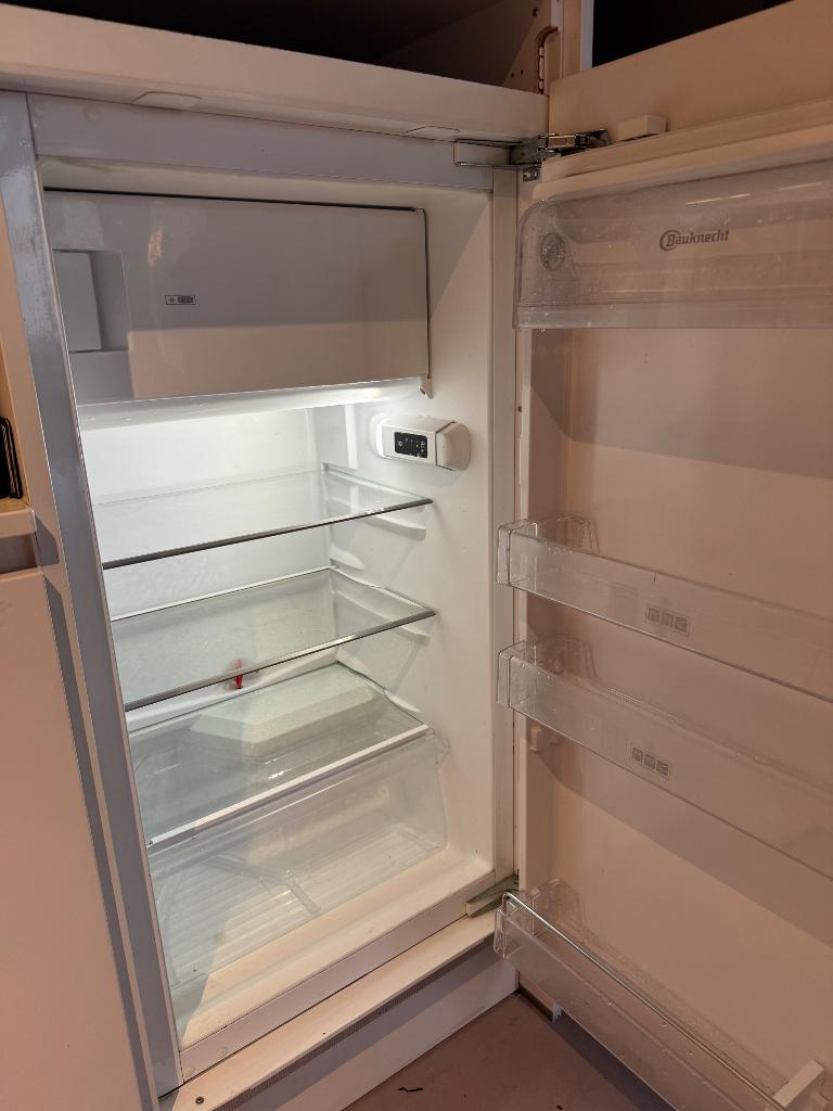 Built-in fridge freezer, Gebruikt, 100 tot 150 liter, Energieklasse A of zuiniger, 45 tot 60 cm
