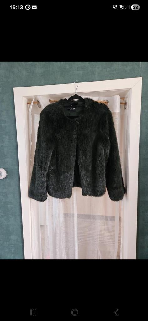 Bershka Fake Fur Jasje - Maat M, Maat 38/40 (M), Zo goed als nieuw, Jasje, Bershka