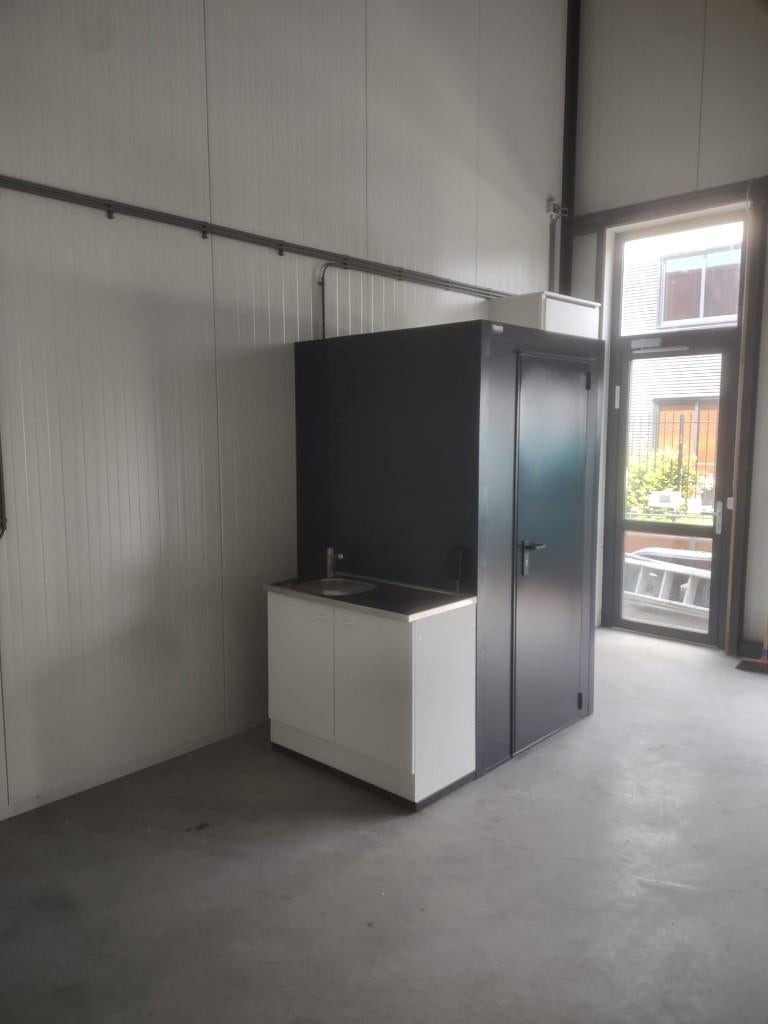 Te koop toilet unit met hangtoilet en keukenblok | Plug&Play, Ophalen of Verzenden, Nieuw, Toilet