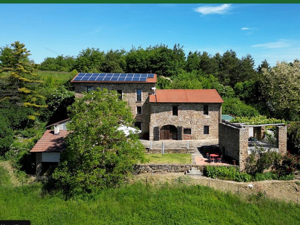 Huis in piemonte, 4 of meer slaapkamers, Piemonte of Aosta, Open haard, In bergen of heuvels
