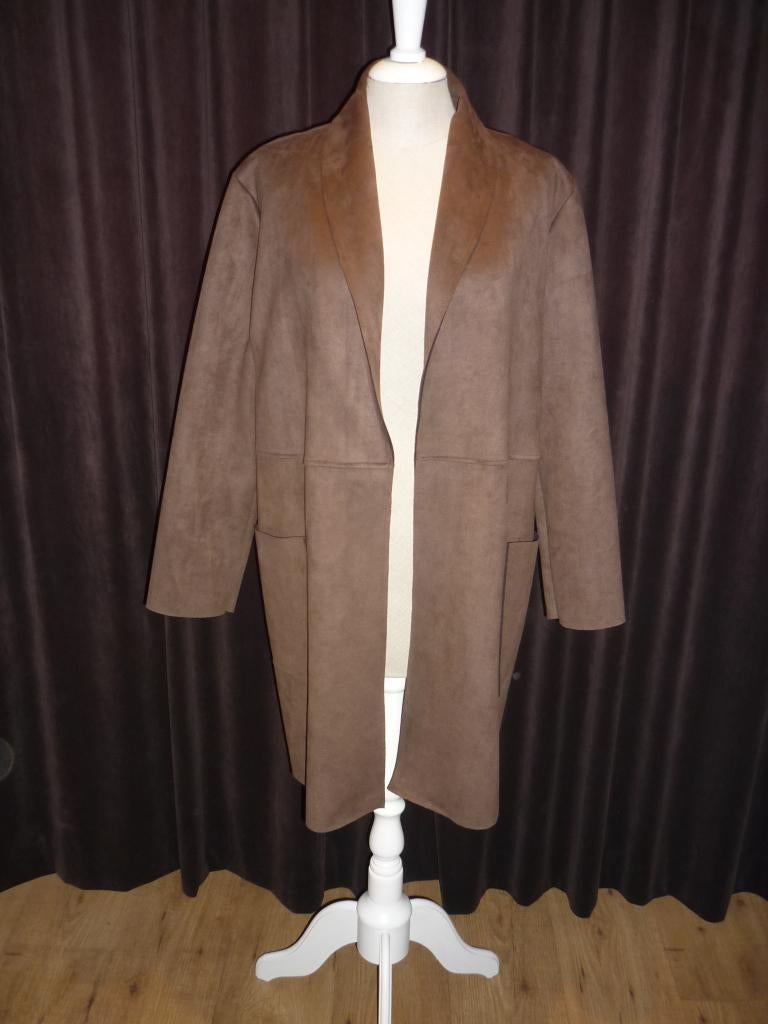 Nieuw: bruine suèdine blazer, 1 maat, maat 40-44, L-XL, Bruin, Maat 42/44 (L), Nieuw, Ophalen of Verzenden