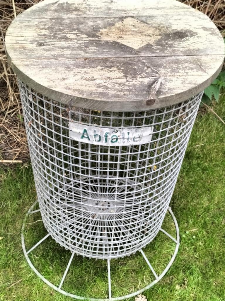 Metalen afvalbak met houten deksel, Tuin en Terras, Regentonnen, Minder dan 75 liter, Ophalen, Gebruikt, Metaal