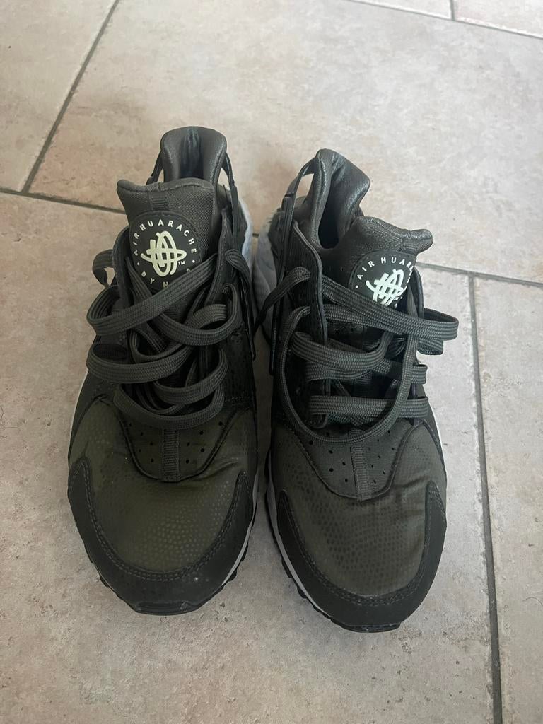 Nike Air Huarache Sneakers - Gedragen maat 39, Ophalen of Verzenden, Gedragen, Zwart, Sneakers of Gympen