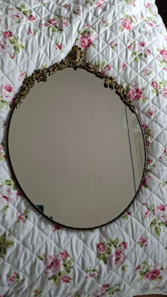 Prachtige ovale spiegel met geschulpte rand. Brocante., Ophalen, Ovaal, Minder dan 50 cm, Minder dan 100 cm
