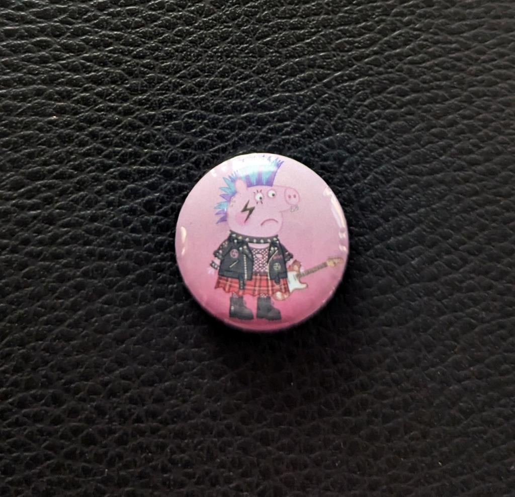 Punk Peppa Pig Varken - 25 mm Button/Speld/Pin - Roze, Ophalen of Verzenden, Nieuw